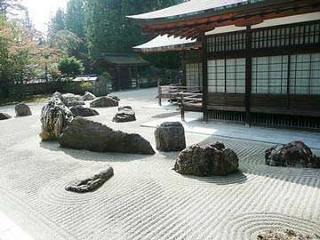 庭砂利敷き詰め工事